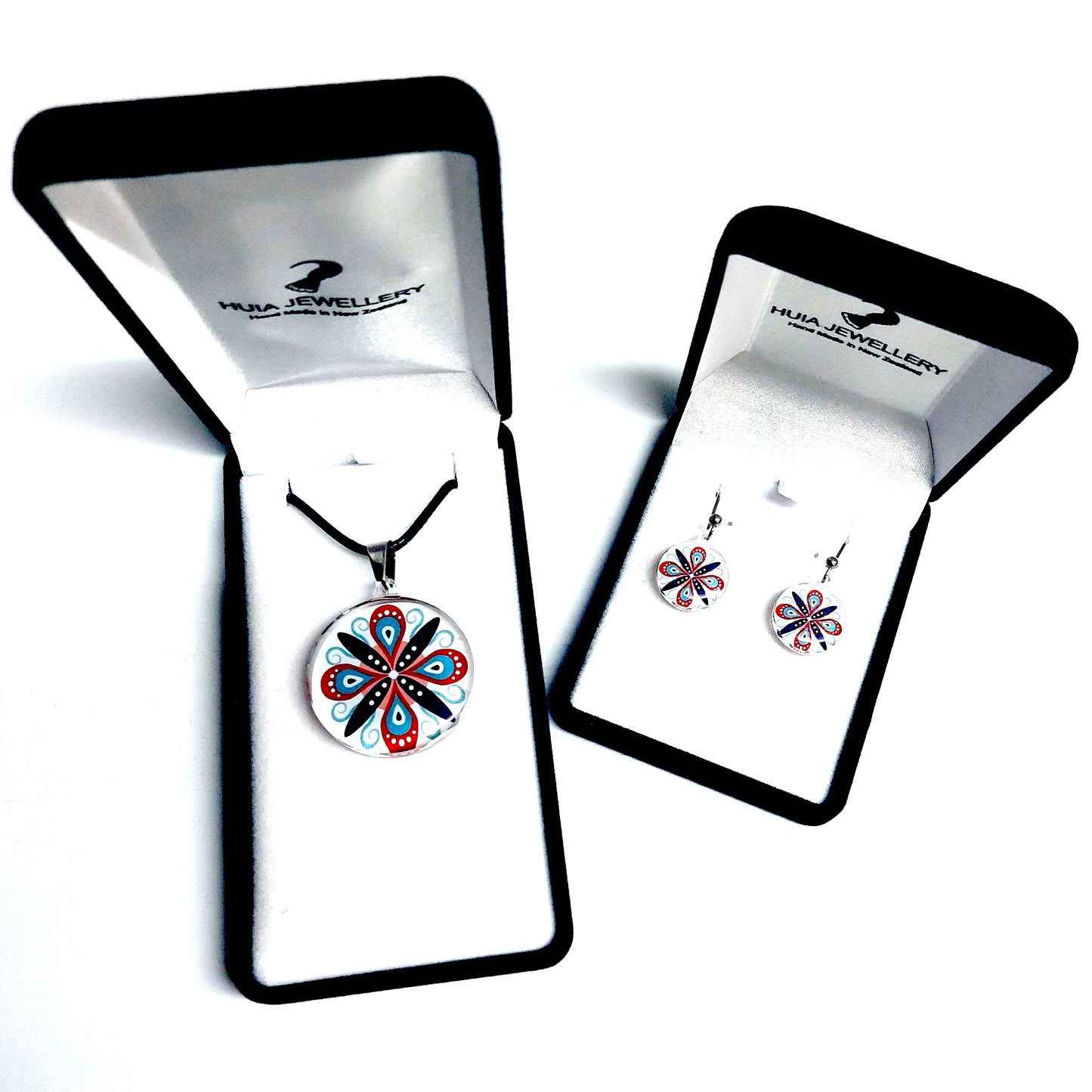 White Round Ornament Pendant & Earring Set