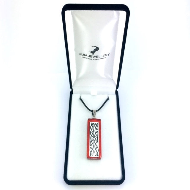 Black/White Elegance Pendant